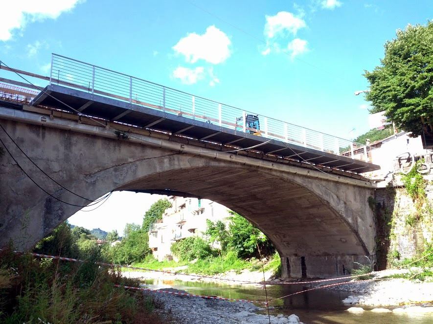 Realizzazione passerella pedonale in Loc. Biforco