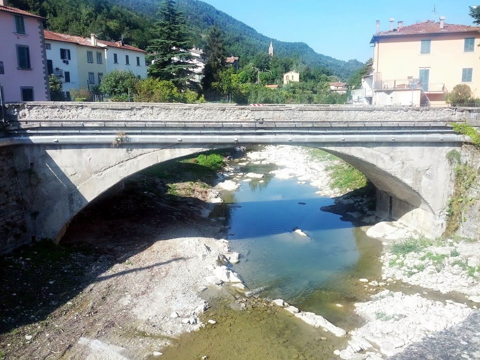 Realizzazione passerella pedonale in Loc. Biforco