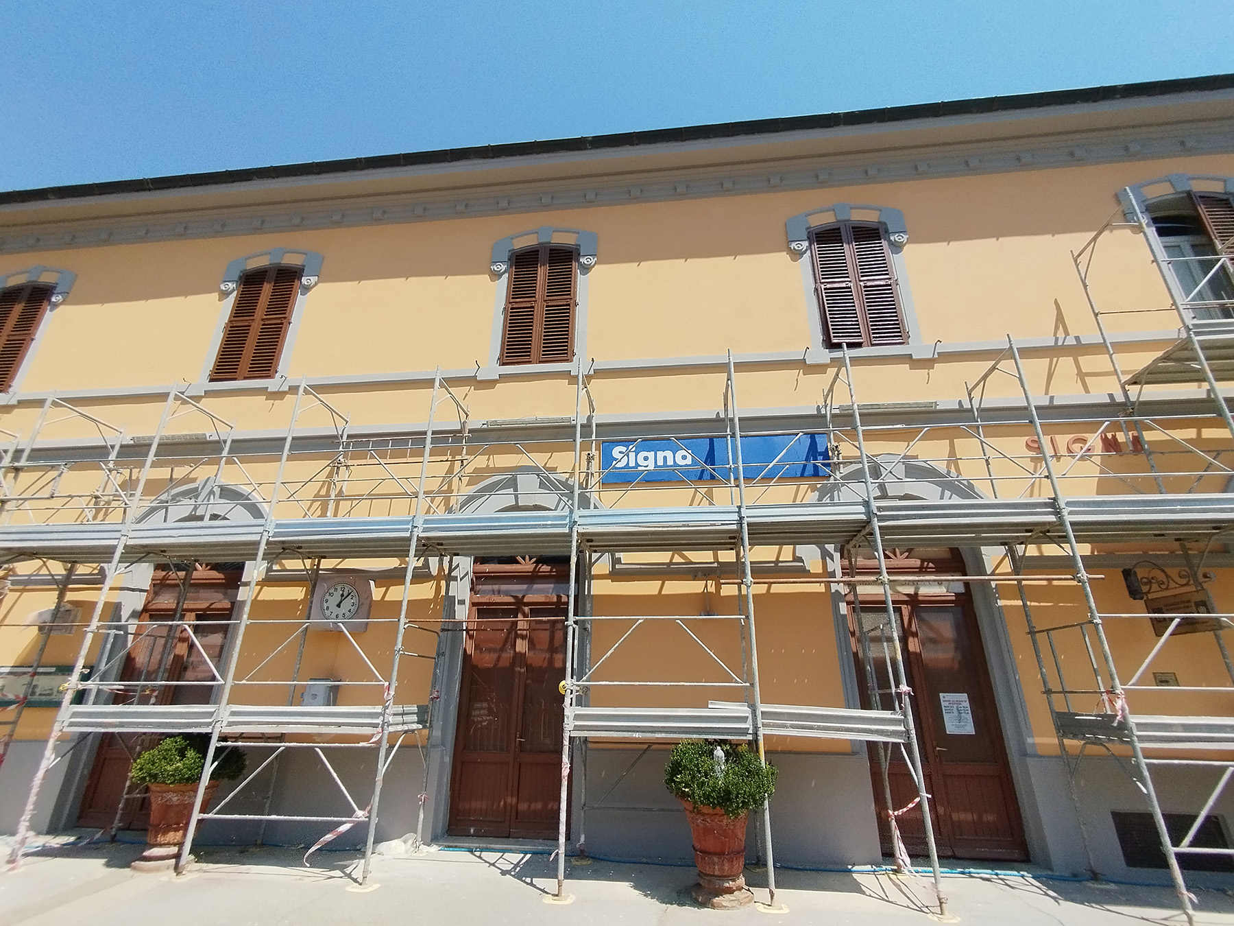 Rifacimento facciate e copertura stazione di Signa